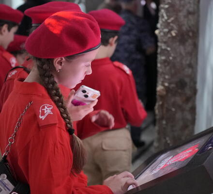 В Махачкале открылась мультимедийная выставка «Свидетели Великой Победы»