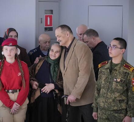 В Махачкале открылась выставка «Поколение Героев» о дагестанцах — участниках СВО